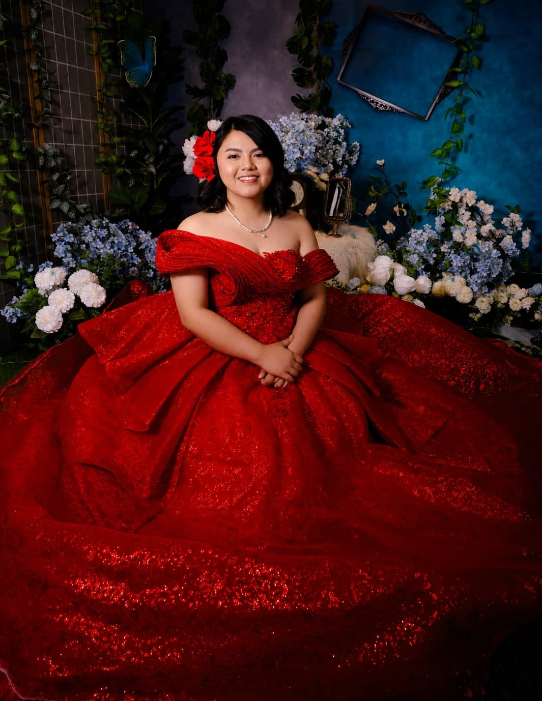 Jeymi in her red debut gown